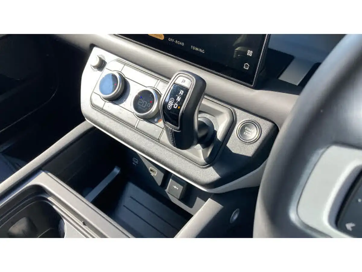 2024-land-rover-110-defender-20-p400e-x-dynamic-hse-big-12