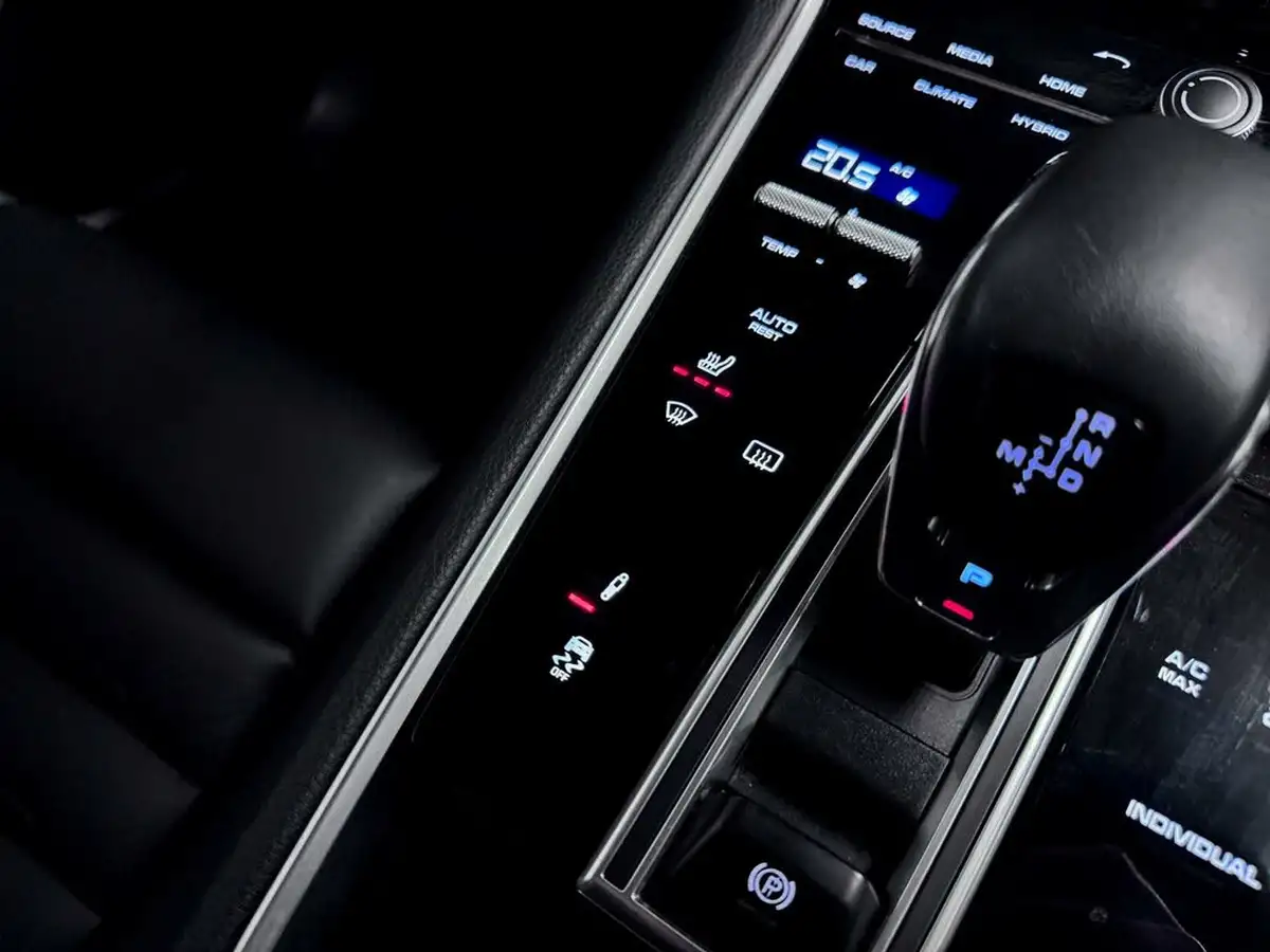 2018-porsche-panamera-29-v6-4-e-hybrid-sport-turismo-big-32