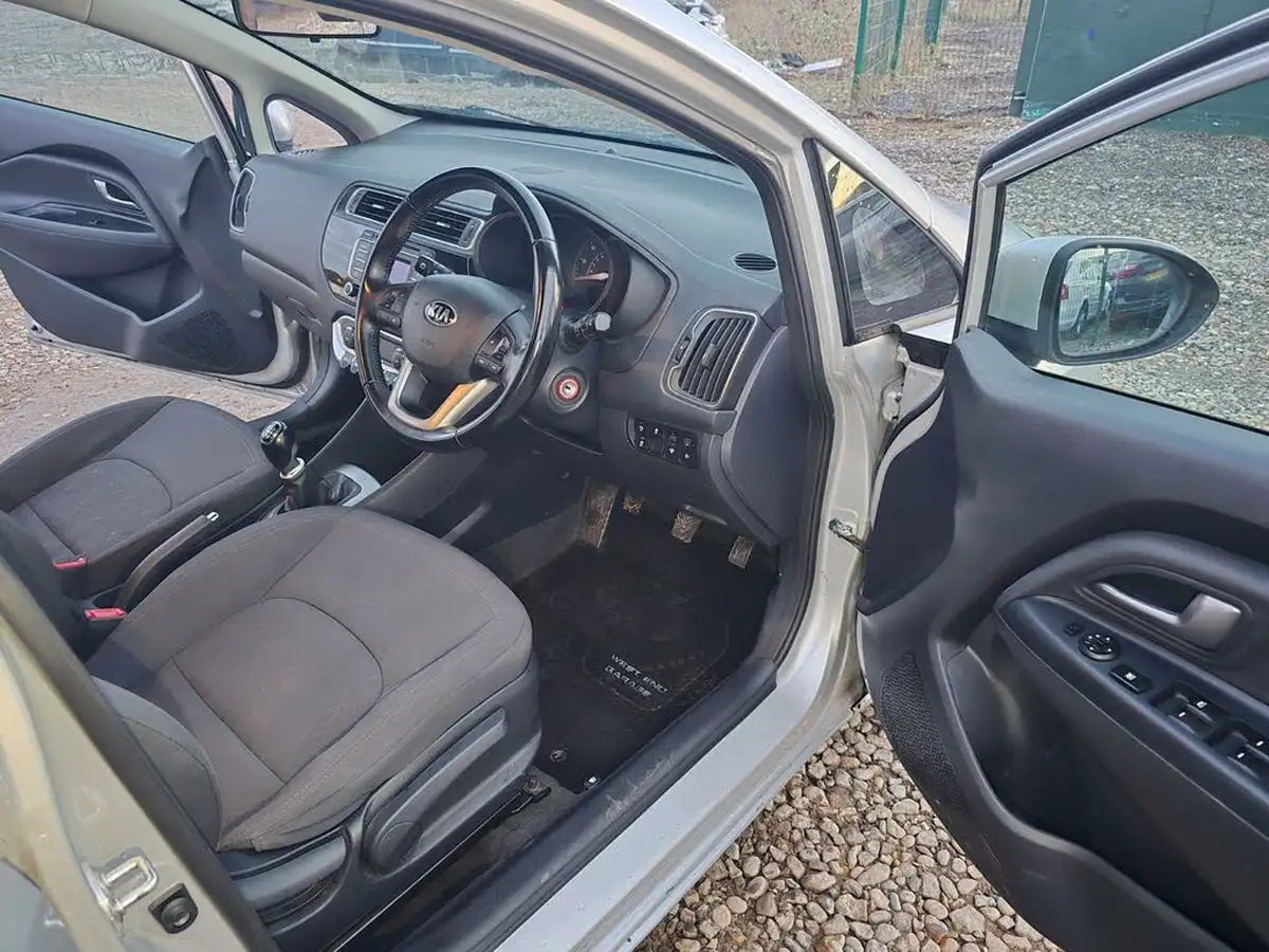 2015-kia-rio-14-2-5d-isg-big-22