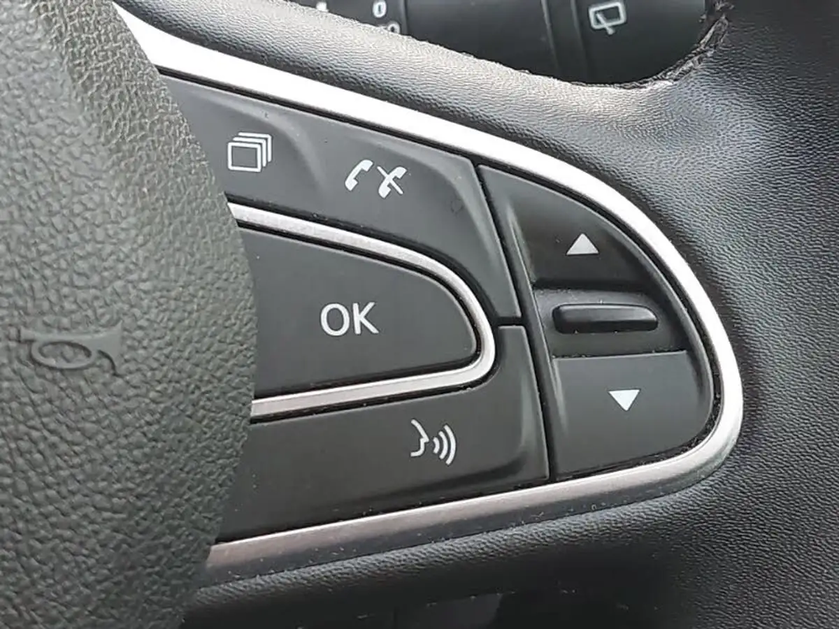 2019-renault-kadjar-13-tce-iconic-140bhp-edc-auto-big-18