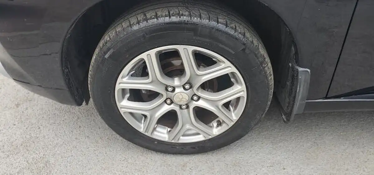 2015-mitsubishi-outlander-20-gx4h-big-28