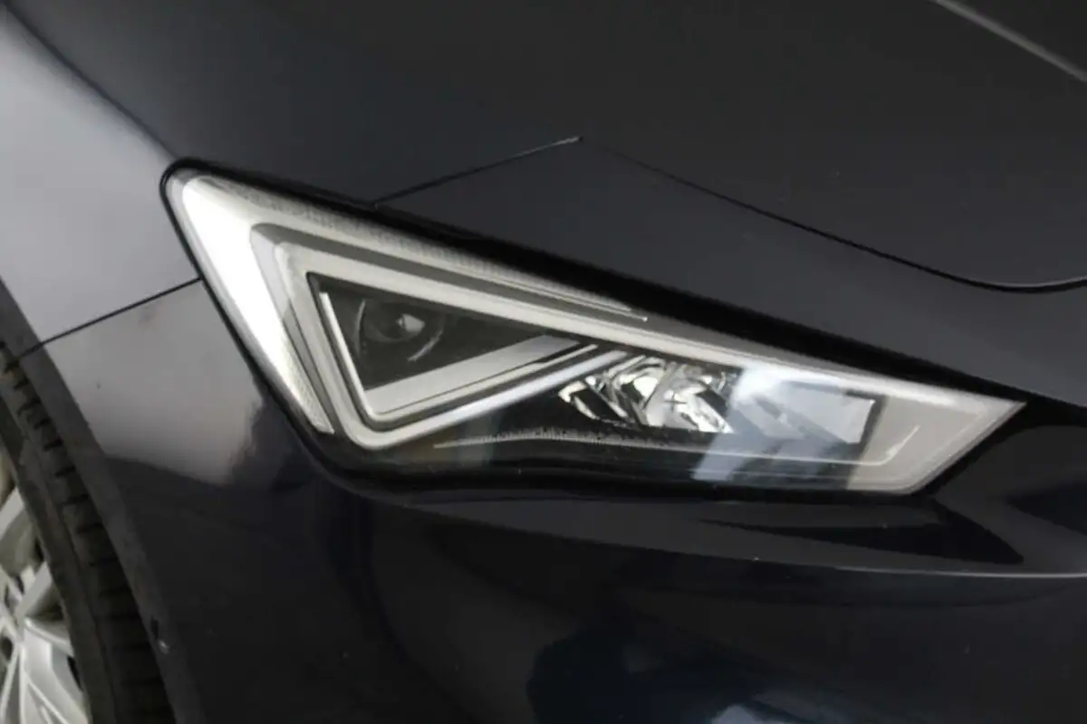 2021-seat-leon-14-e-hybrid-xcellence-hatchback-big-43
