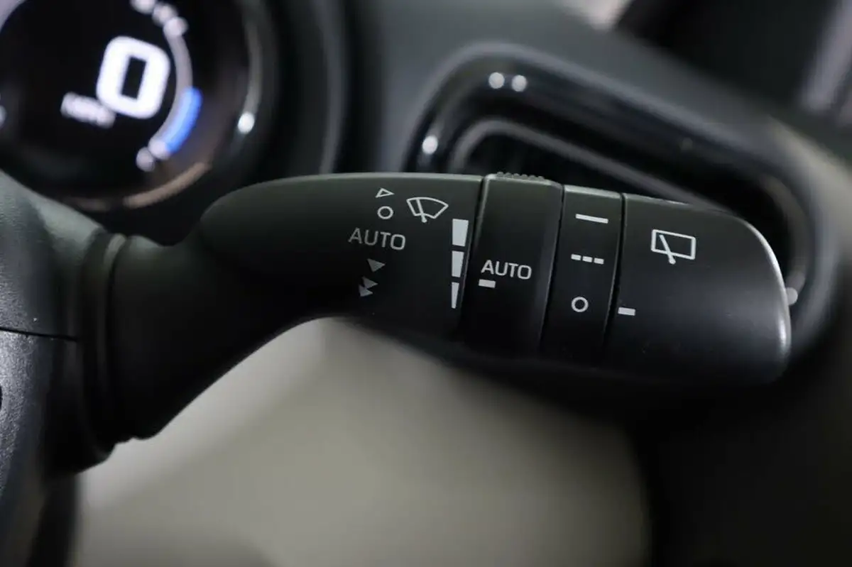 2021-toyota-yaris-15-vvt-i-excel-big-22
