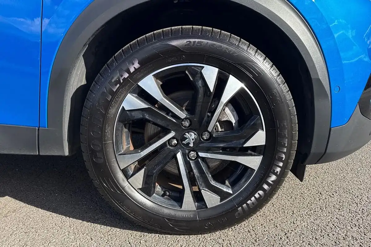 2021-peugeot-2008-suv-e-gt-50kwh-big-9