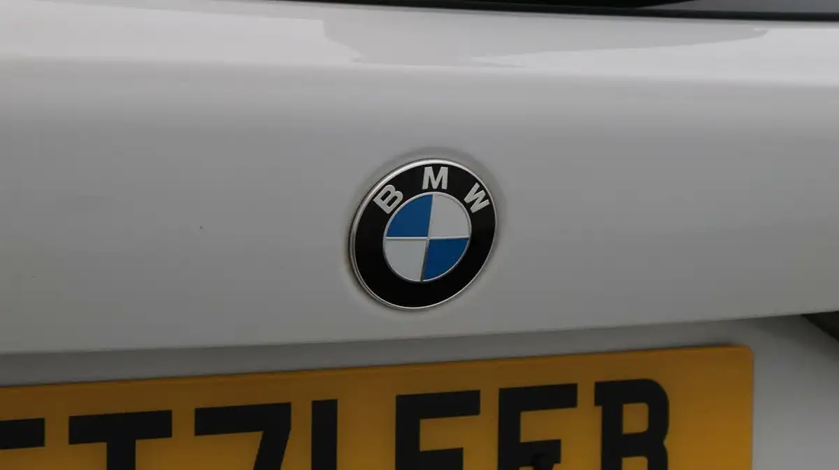 2022-bmw-1-series-15-118i-se-big-20