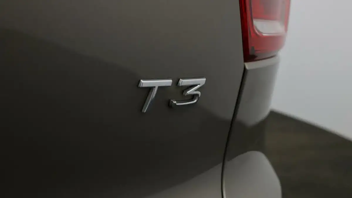 2021-volvo-xc40-15-t3-momentum-161bhp-big-20