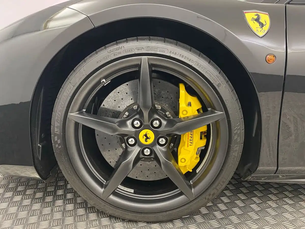 2016-ferrari-488-39-488-gtb-big-3