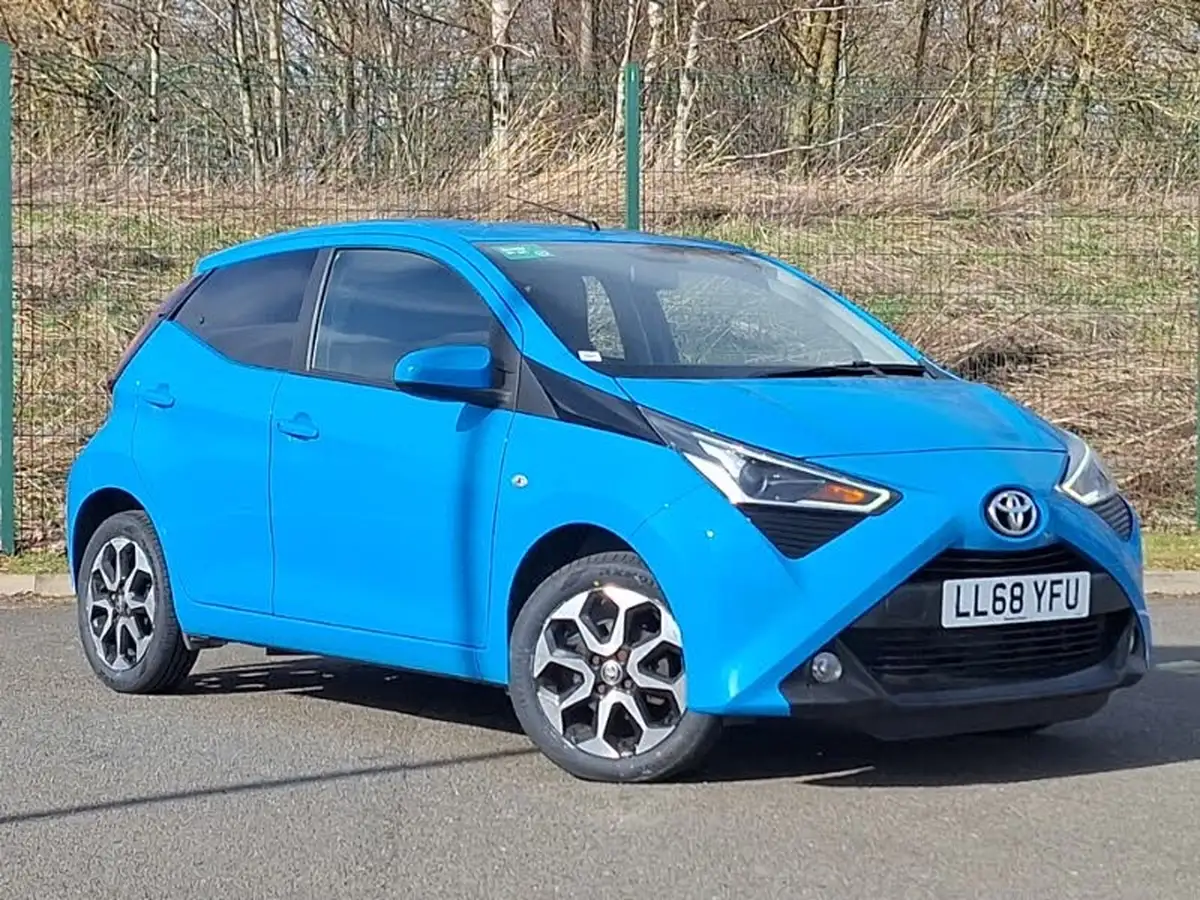 2019-toyota-aygo-10-vvt-i-x-plore-big-0