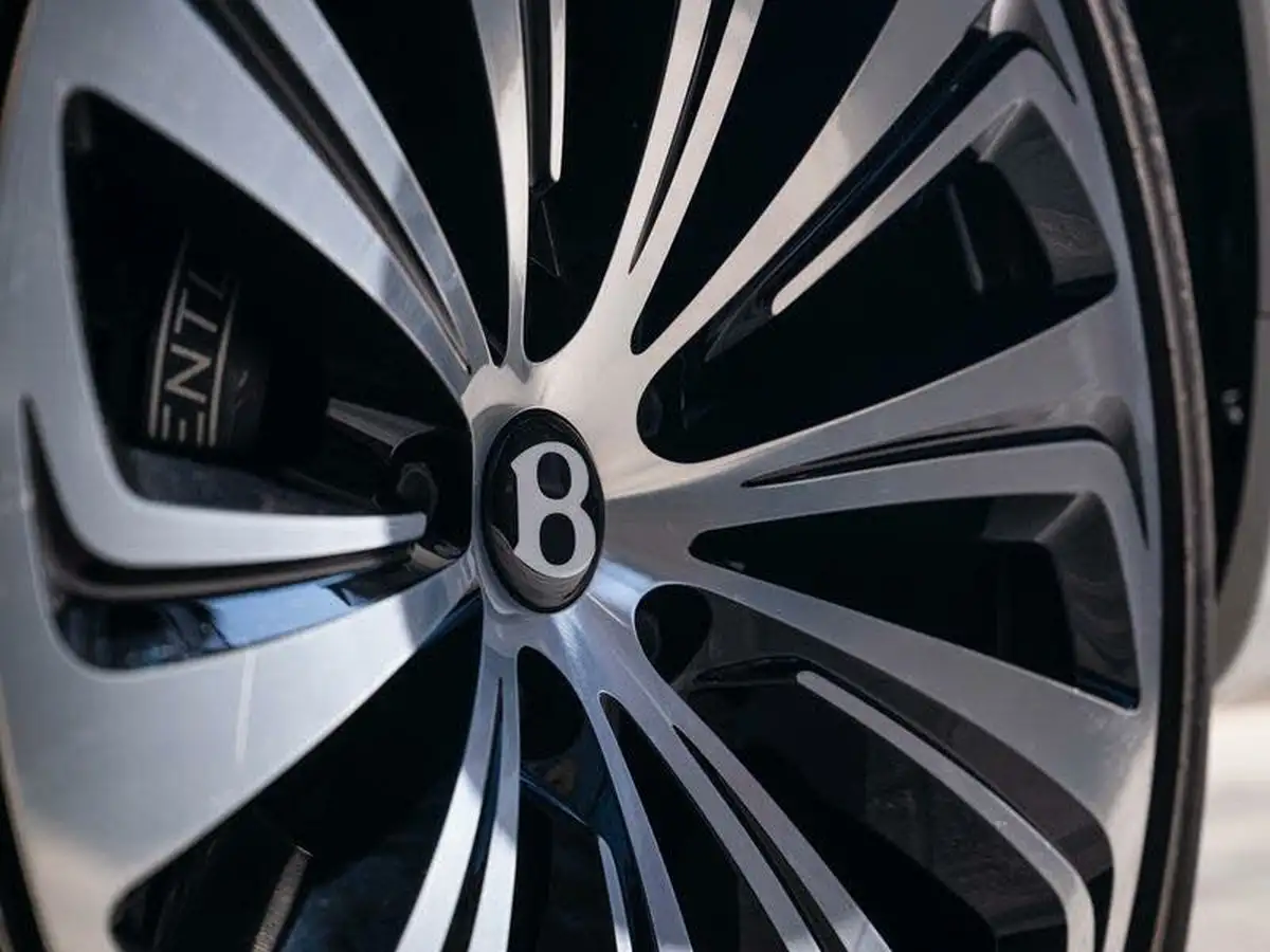2019-bentley-bentayga-40-v8-big-14