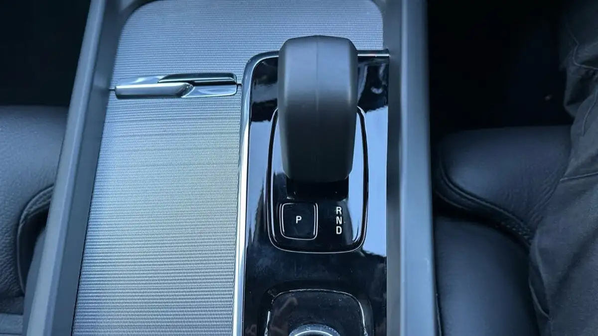 2023-volvo-v60-20-b3-plus-station-wagon-big-48