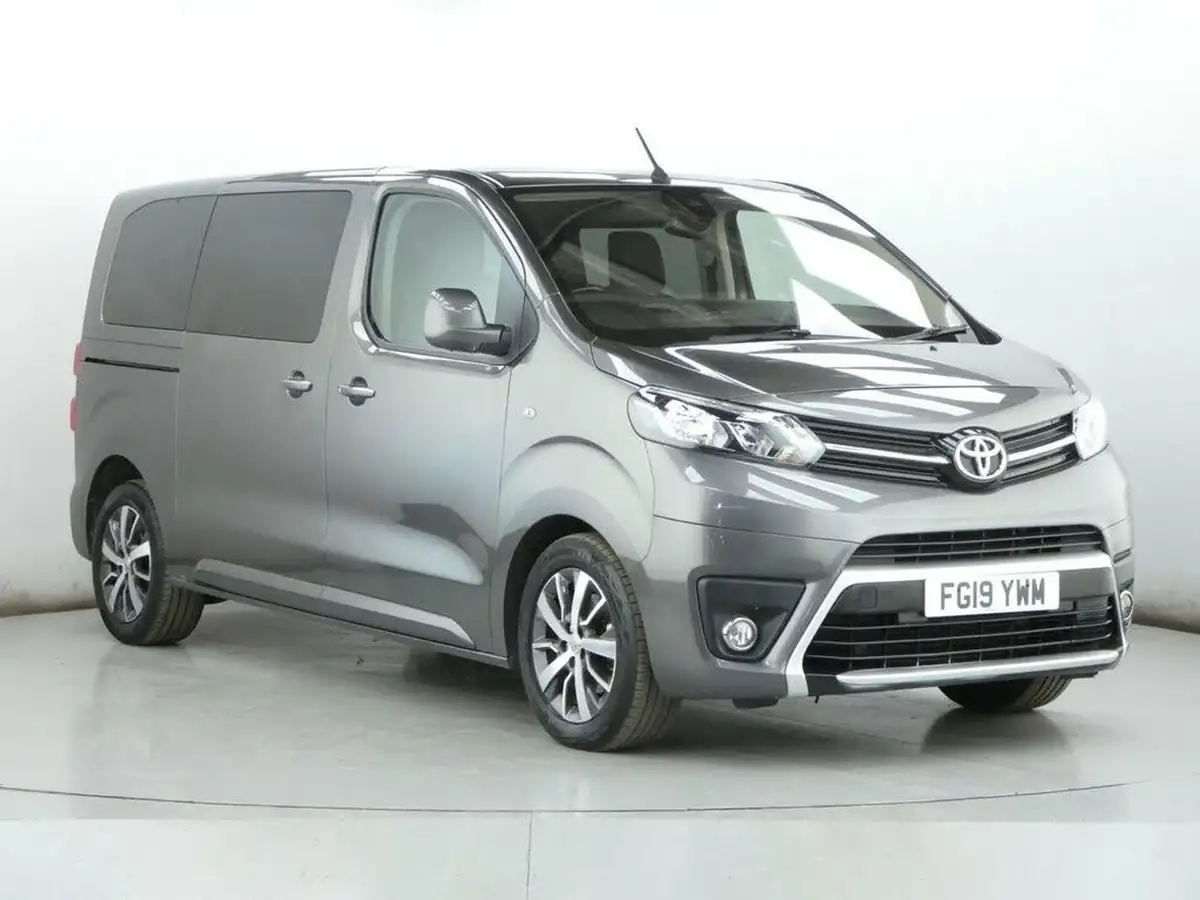 2019-toyota-proace-verso-20d-family-150ps-l1ss-big-1