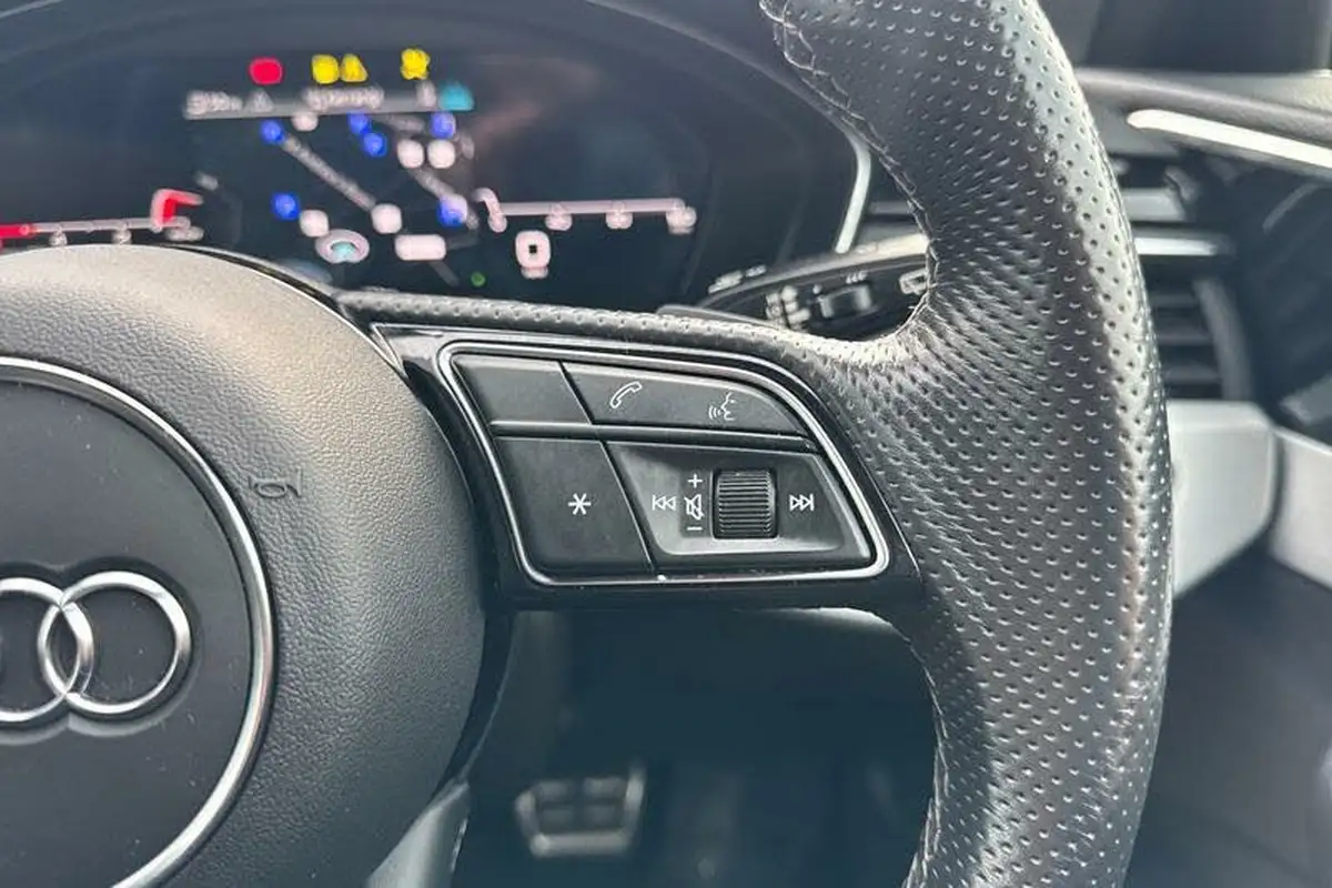 2021-audi-a4-avant-20-35-tdi-s-line-big-32