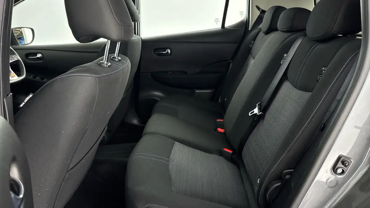 2023-nissan-leaf-e-acenta-39kwh-big-13