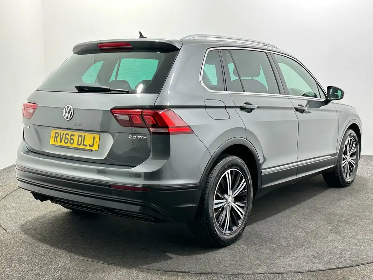 2016-volkswagen-tiguan-20tdi-se-navigation-150ps-bmt-big-6