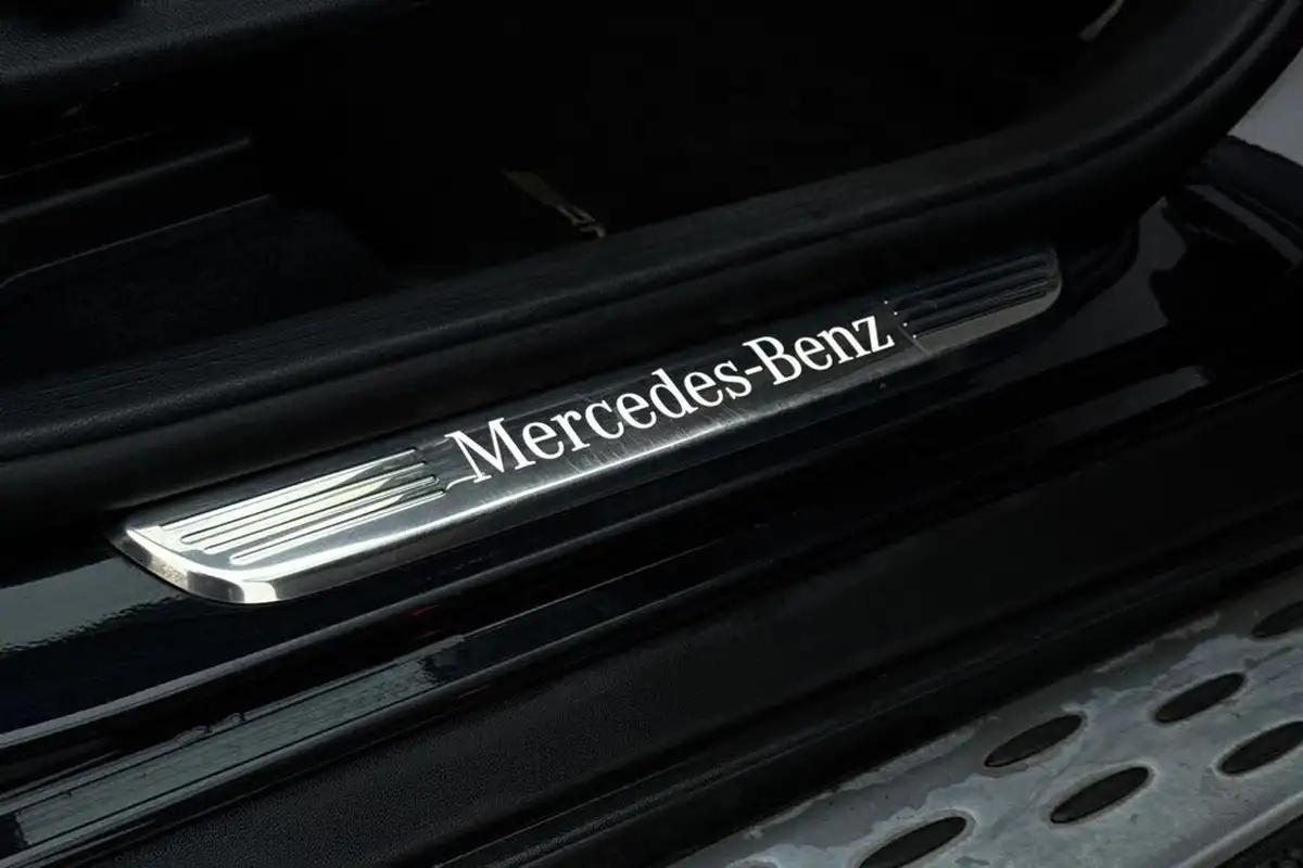 2020-mercedes-benz-glc-class-20d-glc300d-amg-line-premium-coupe-4d-big-30