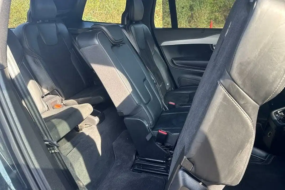 2020-volvo-xc90-20-t8-r-design-twin-engine-big-35