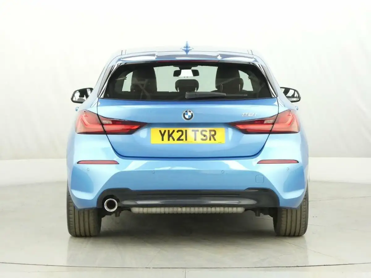 2021-bmw-1-series-15-118i-sport-lcp-dct-big-6