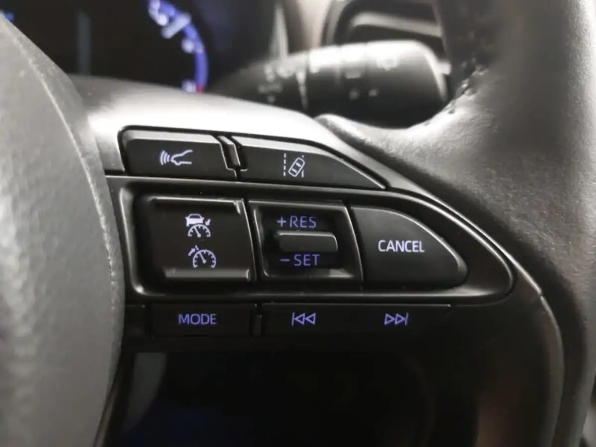 2022-toyota-yaris-cross-15-vvt-i-excel-awd-i-big-13