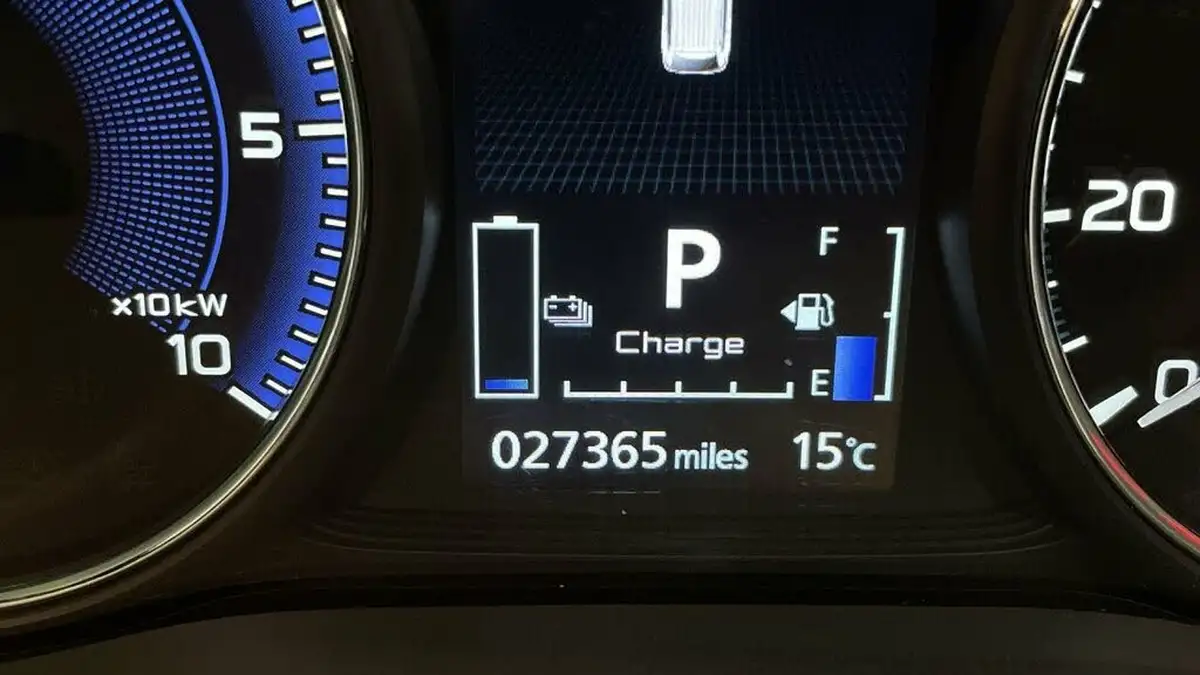2020-mitsubishi-outlander-24-dynamic-phev-big-32
