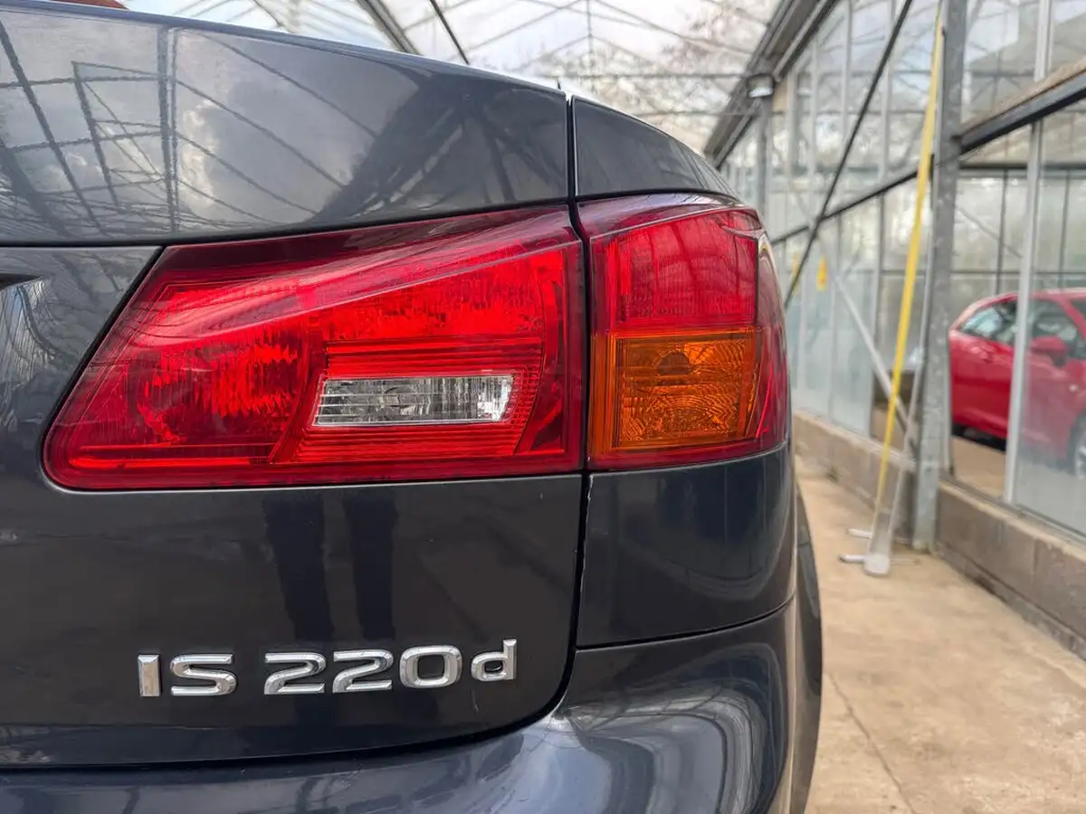 2007-lexus-is-220d-22td-se-l-big-21