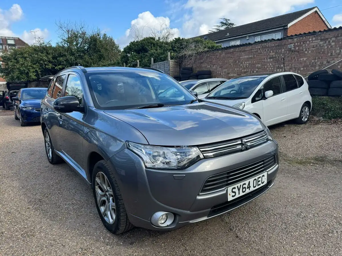 2014-mitsubishi-outlander-20-gx4h-big-1