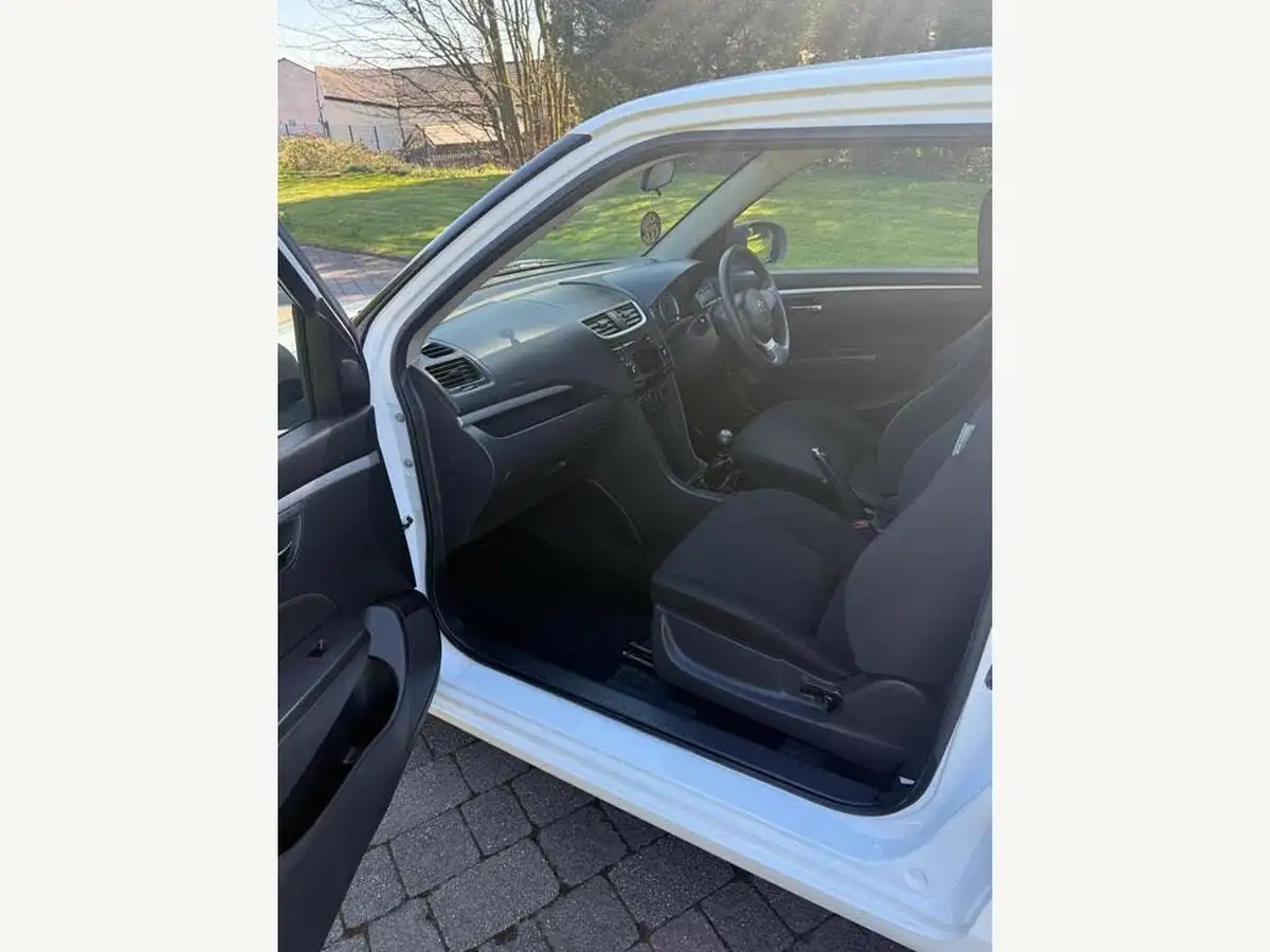 2013-suzuki-swift-12-sz3-93bhp-3d-big-7