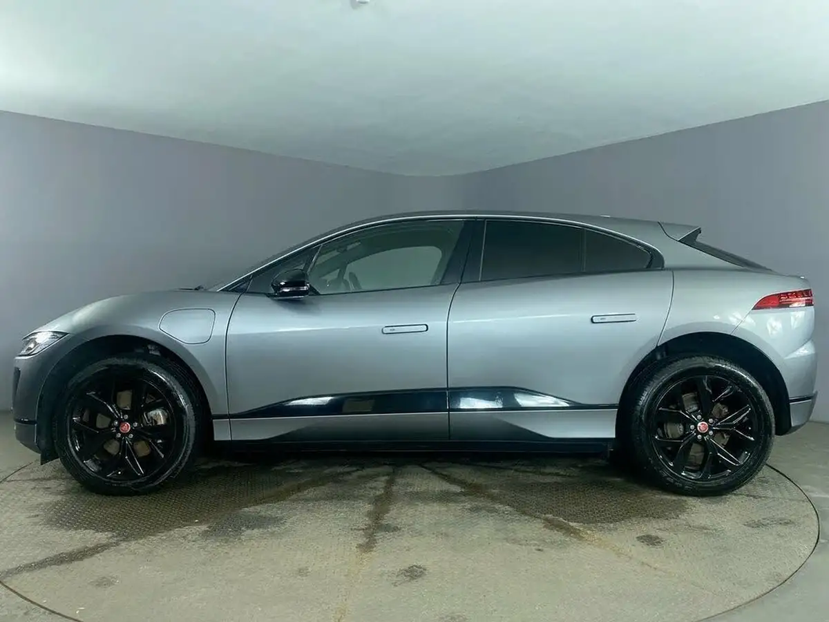 2022-jaguar-i-pace-ev400-black-big-4