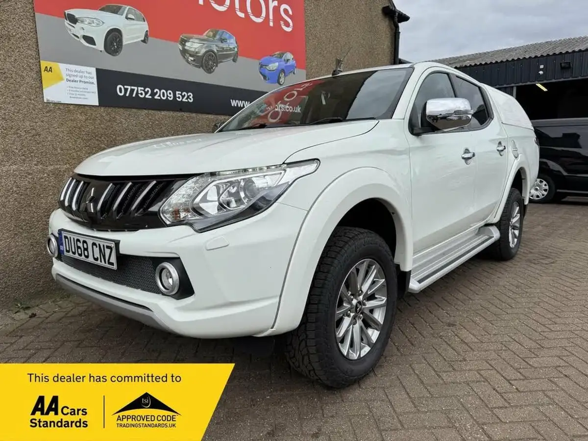 2018-mitsubishi-l200-24di-d-barbarian-eu6-big-0