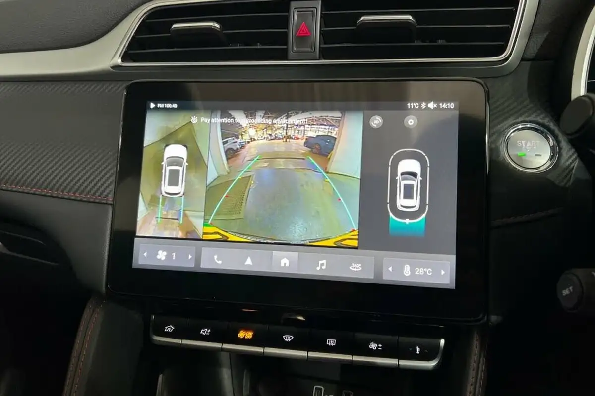 2022-mg-zs-suv-e-trophy-ev-156ps-long-range-big-15
