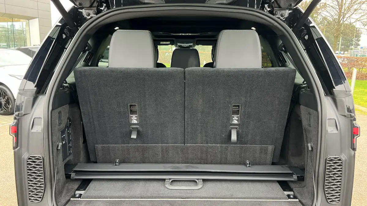 2024-land-rover-discovery-30-d350-dynamic-hse-big-20