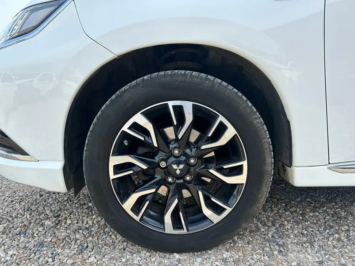 2016-mitsubishi-outlander-20-gx4h-phev-big-71