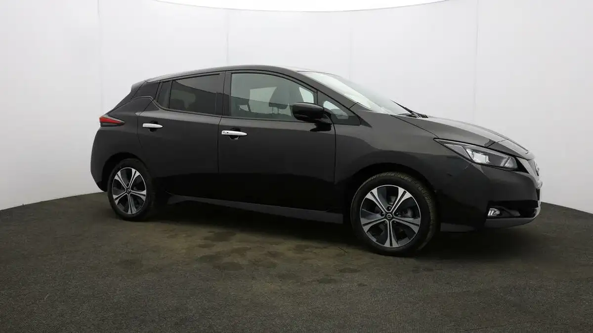 2021-nissan-leaf-e-e-tekna-big-47