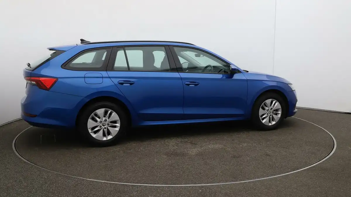 2022-skoda-octavia-10-tsi-se-technology-109ps-hatchback-big-48