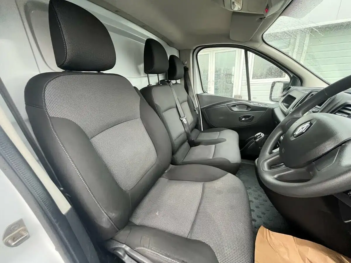 2021-renault-trafic-20dci-sl28-energy-120-business-big-12