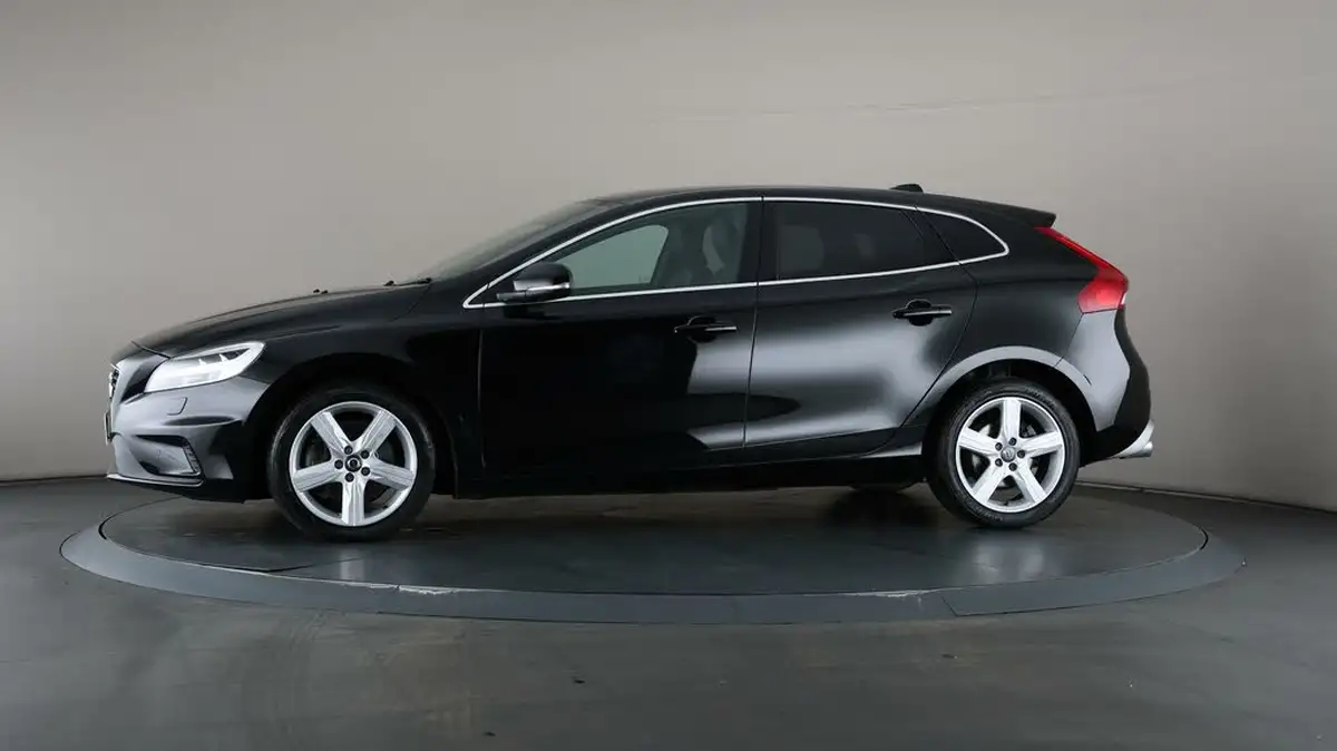 2019-volvo-v40-20td-d2-r-design-geartronic-big-35