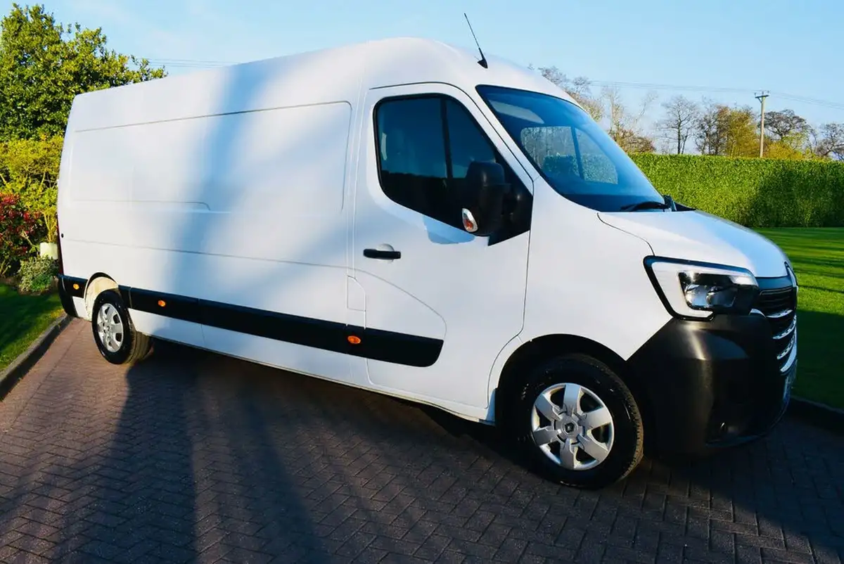 2023-renault-master-23dci-lm35-135-business-panel-big-7