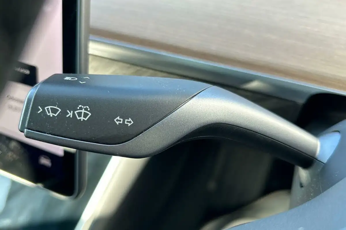 2019-tesla-model-3-e-standard-plus-big-57