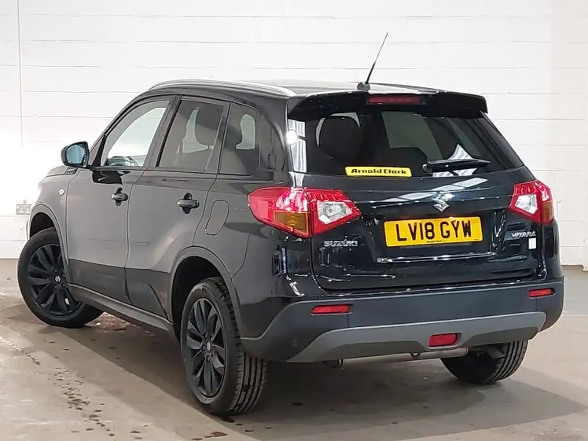 2018-suzuki-vitara-16-kuro-big-1