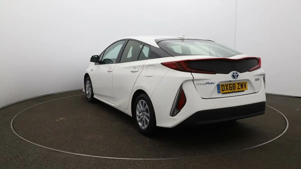 2018-toyota-prius-18-vvt-i-business-edition-plus-ss-big-59