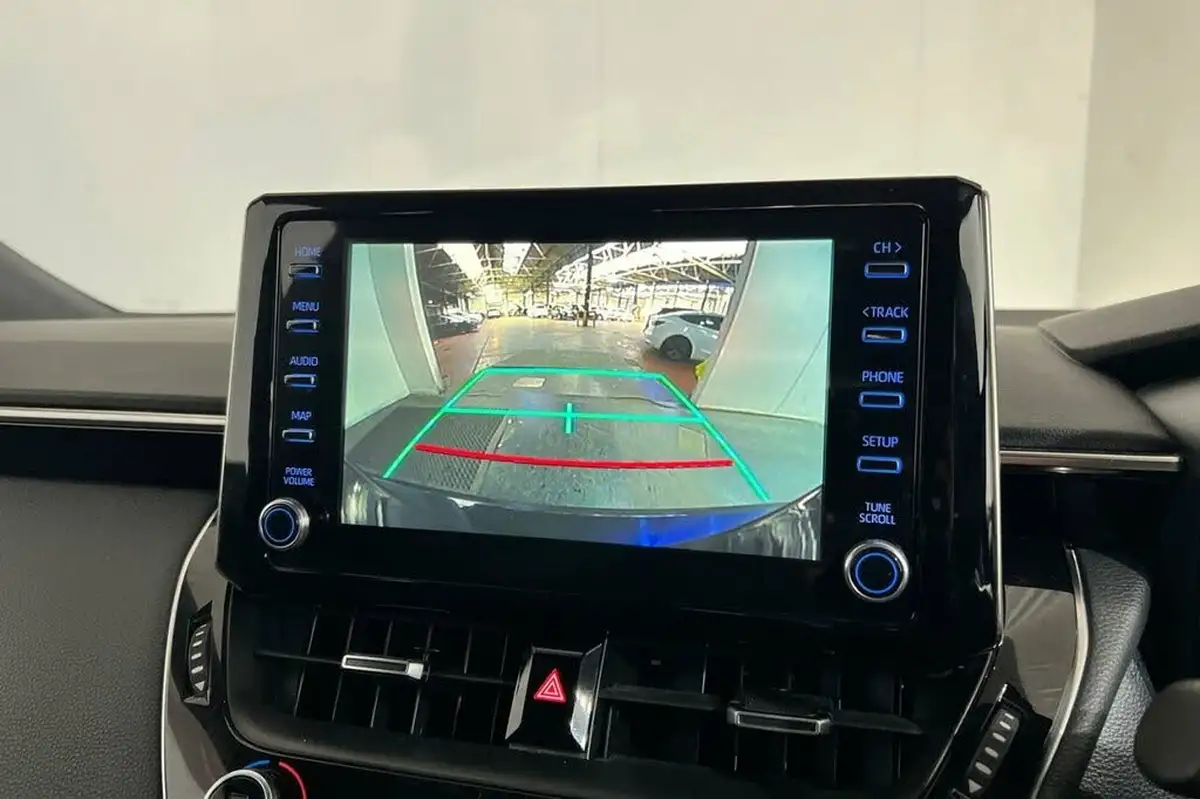2022-toyota-corolla-18-vvt-i-icon-tech-trk-hatchback-5d-big-15