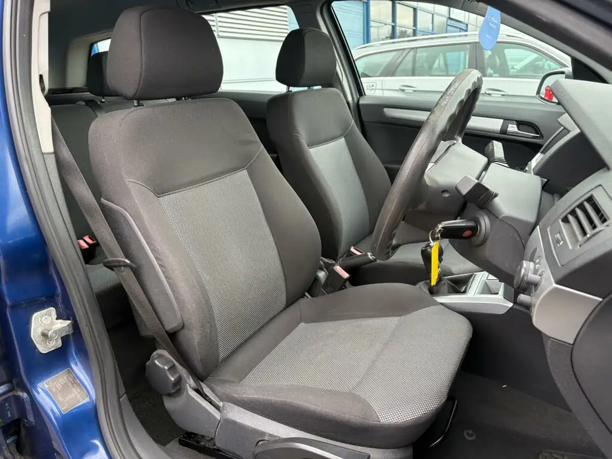 2009-vauxhall-astra-18-club-16v-140ps-estate-big-9