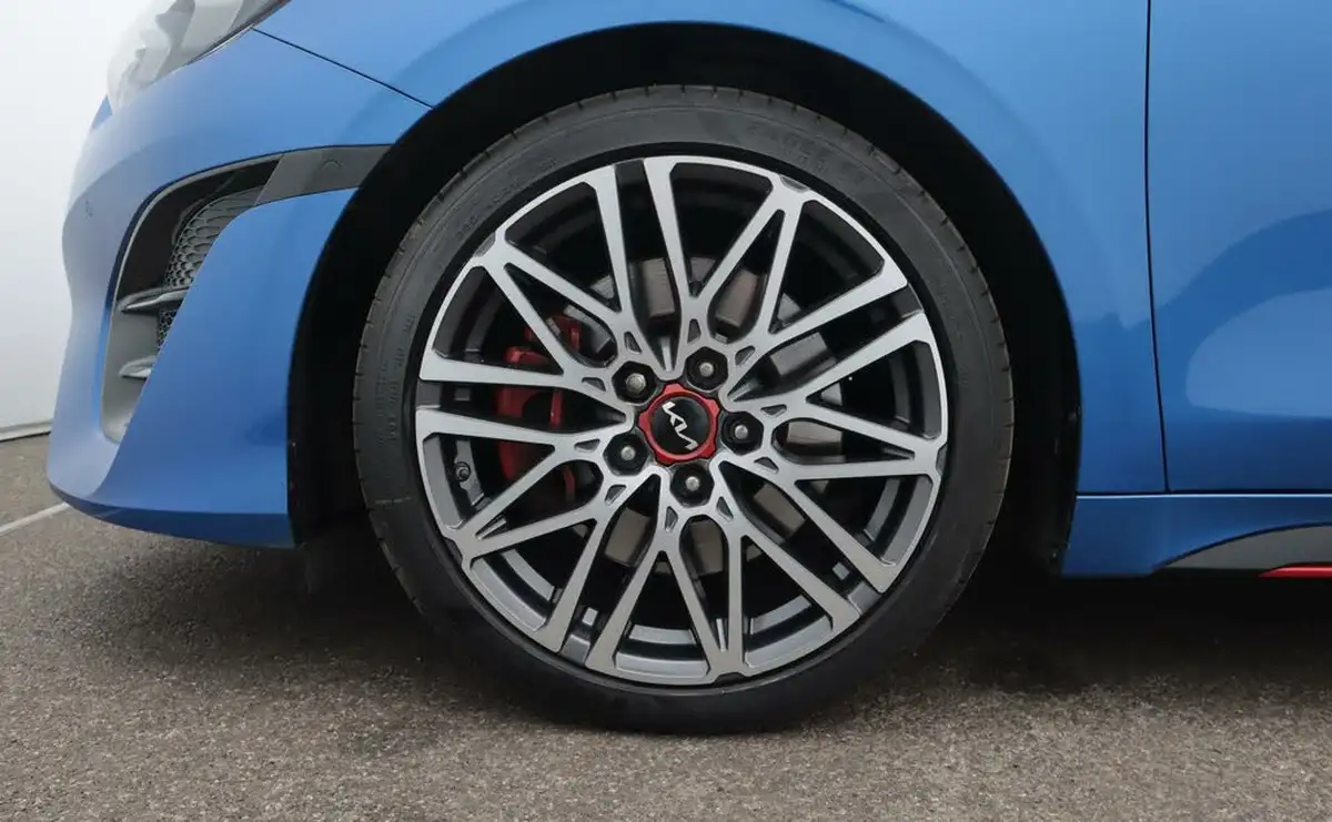2022-kia-pro-ceed-16-t-gdi-gt-big-18