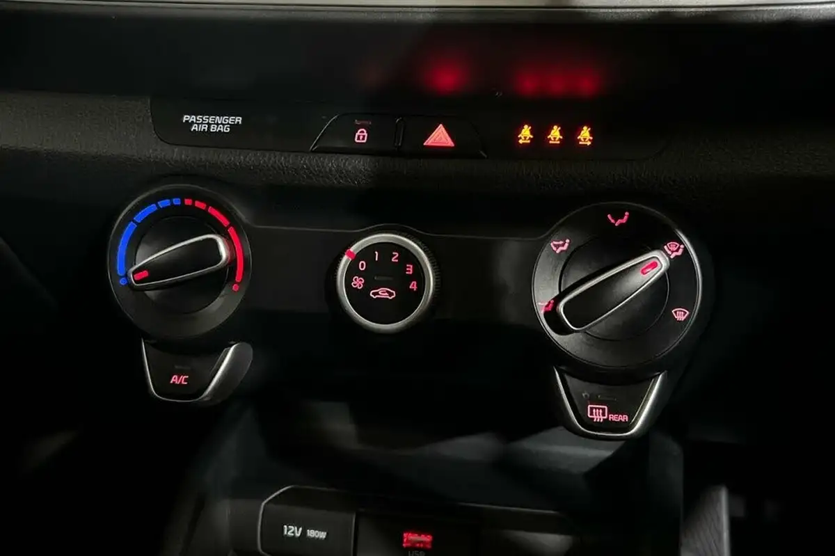2022-kia-stonic-10-t-gdi-2-big-32