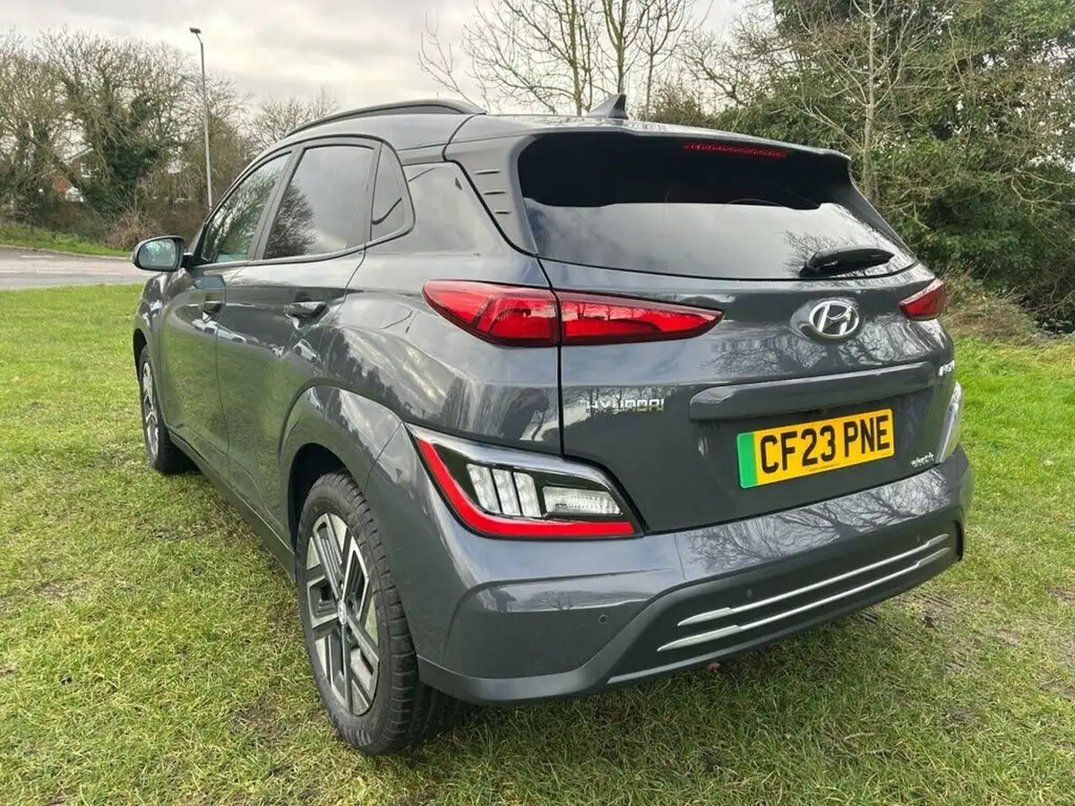 2023-hyundai-kona-e-premium-136ps-39kwh-big-3