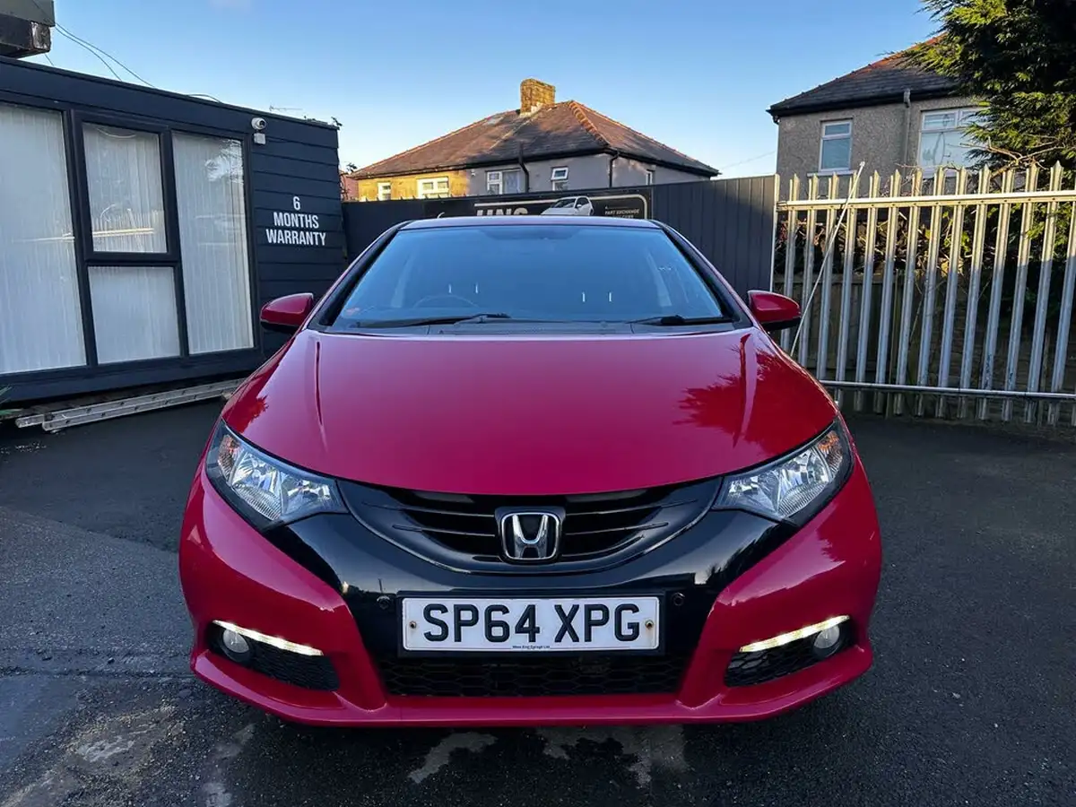 2014-honda-civic-16td-se-plus-hatchback-big-2