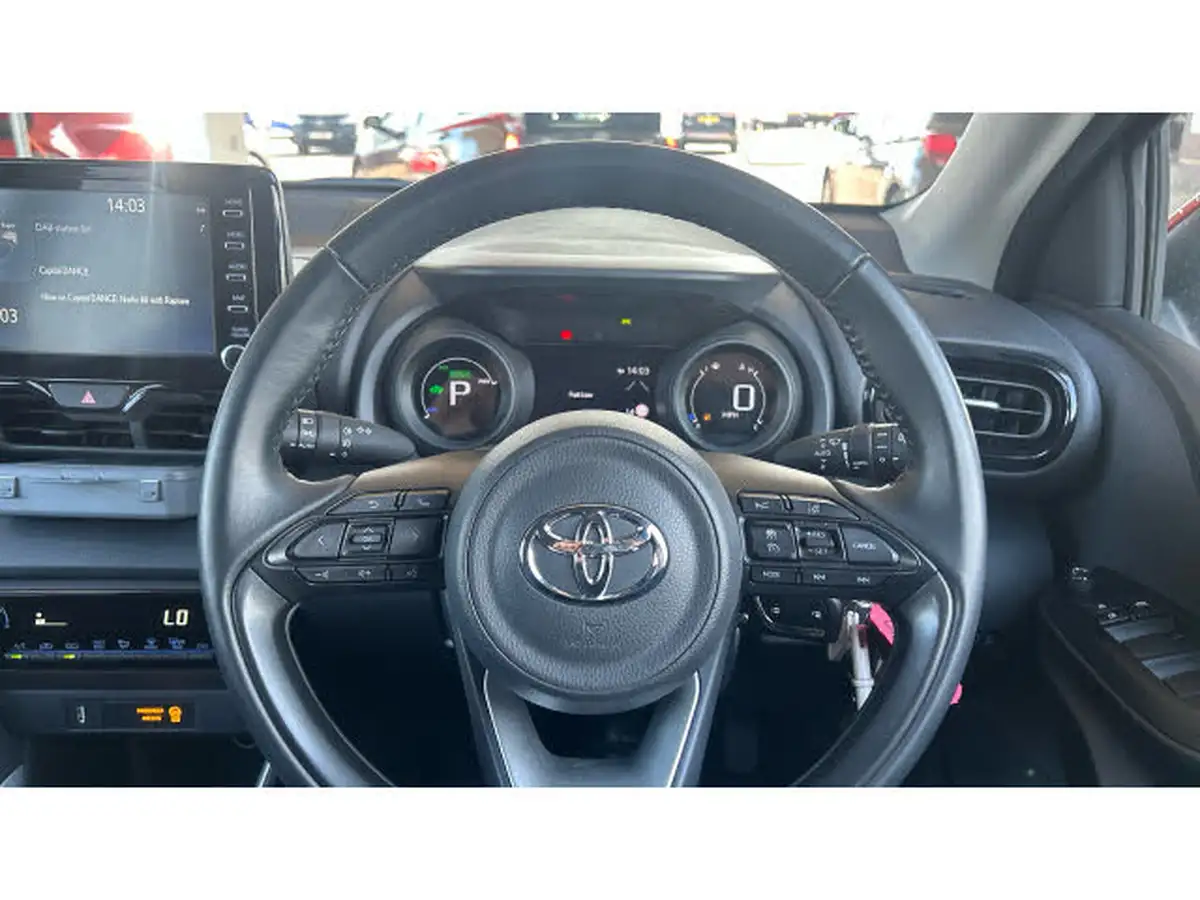 2022-toyota-yaris-15-vvt-i-design-big-5