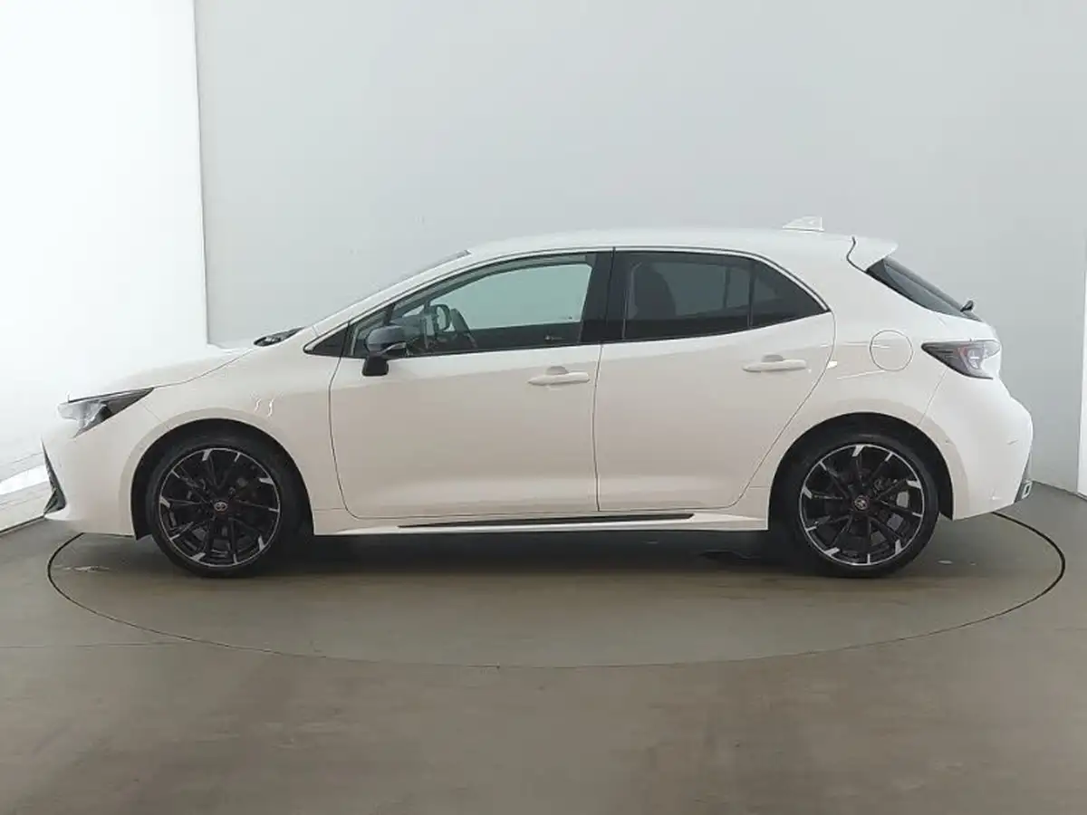 2023-toyota-corolla-18-vvt-i-gr-sport-138bhp-hatchback-big-3