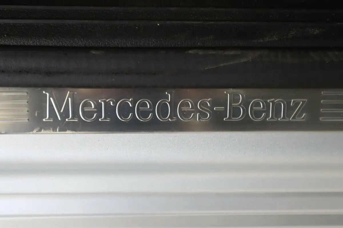 2021-mercedes-benz-a-class-13-a250e-amg-line-hatchback-5d-big-36