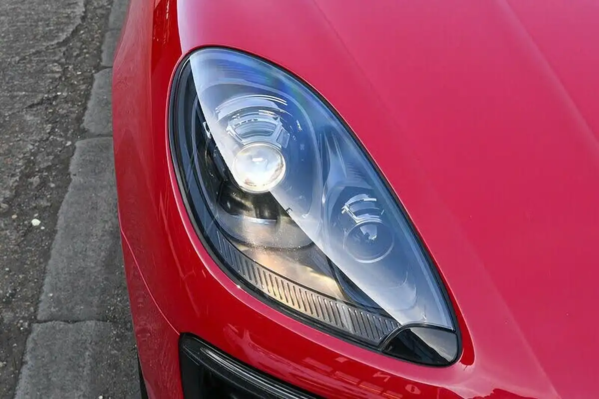 2018-porsche-macan-30-gts-big-16