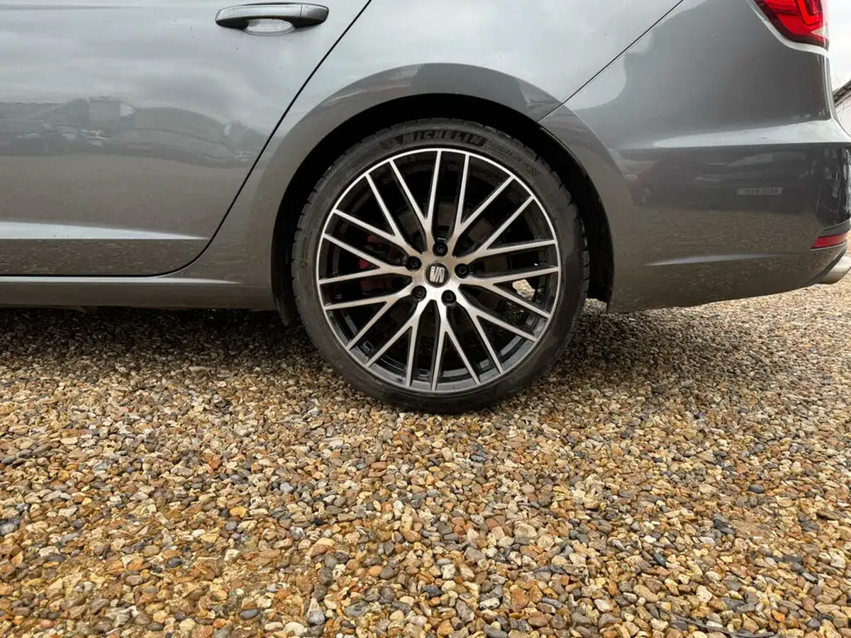 2015-seat-leon-20-cupra-280-sports-tourer-5d-big-74
